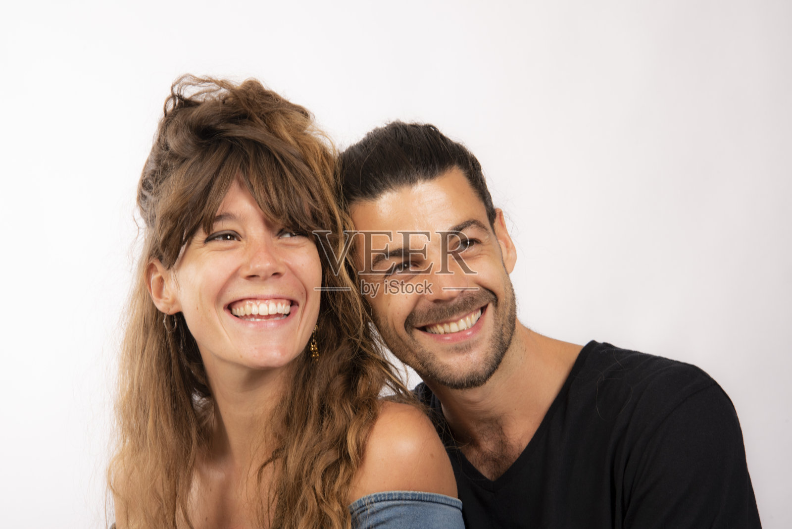 漂亮的夫妇享受彼此的陪伴。照片摄影图片