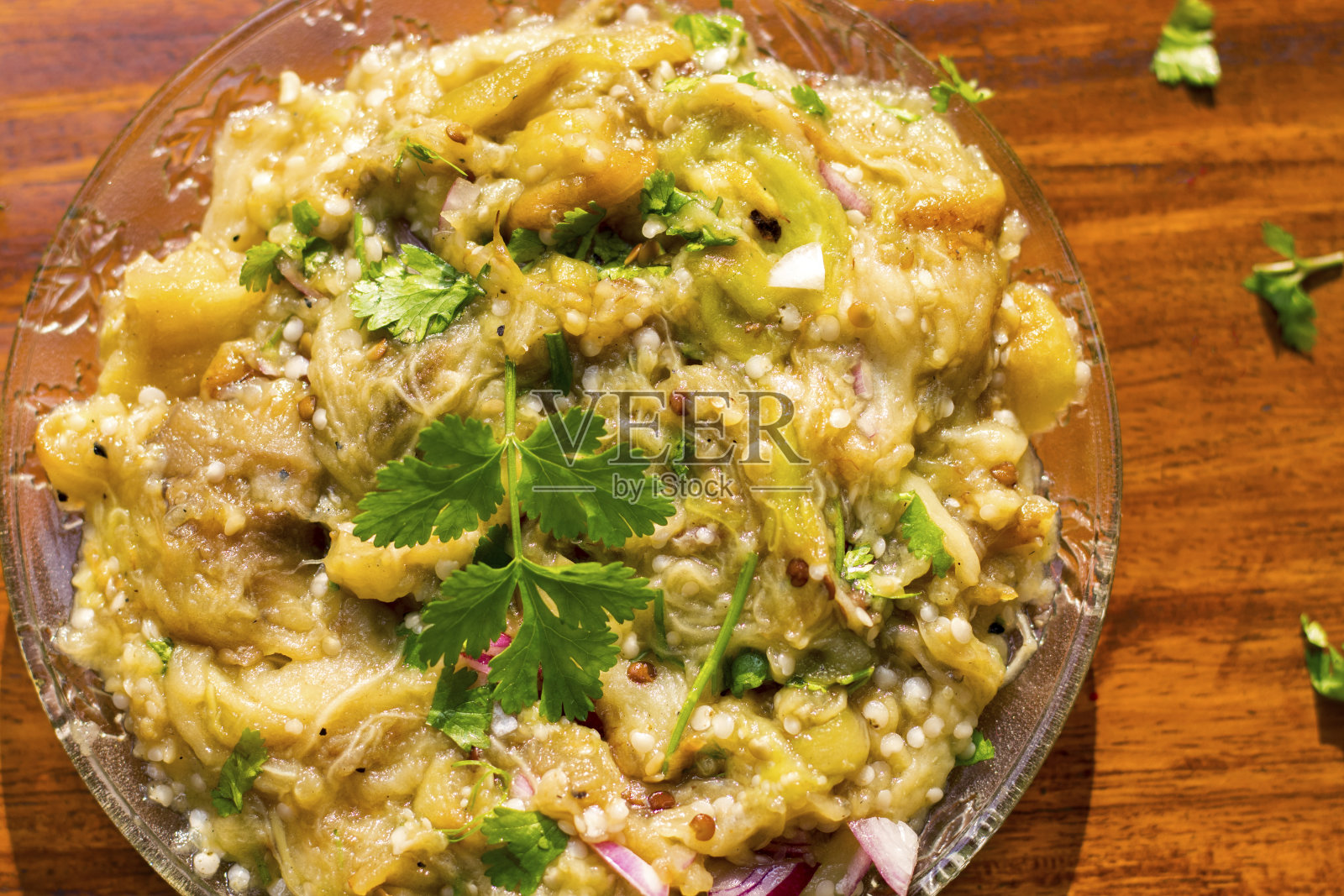 烤茄子/茄子食谱图片。照片摄影图片