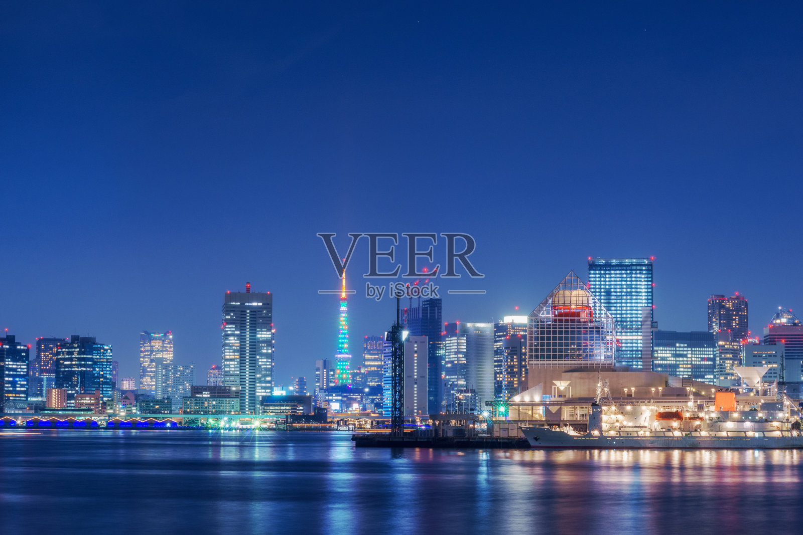 东京塔圣诞照明照片摄影图片