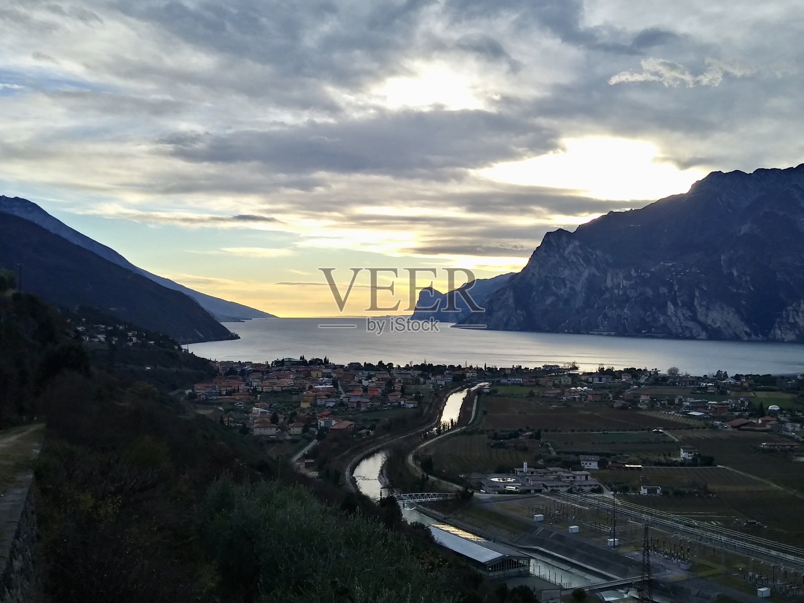 加尔达湖照片摄影图片