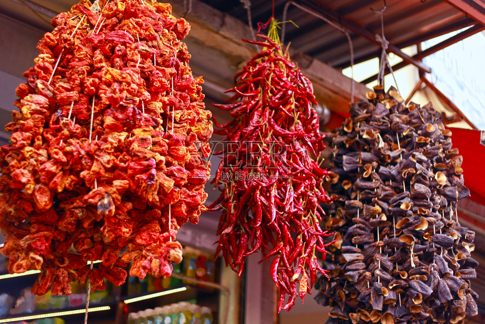 晒干的红辣椒和茄子照片摄影图片
