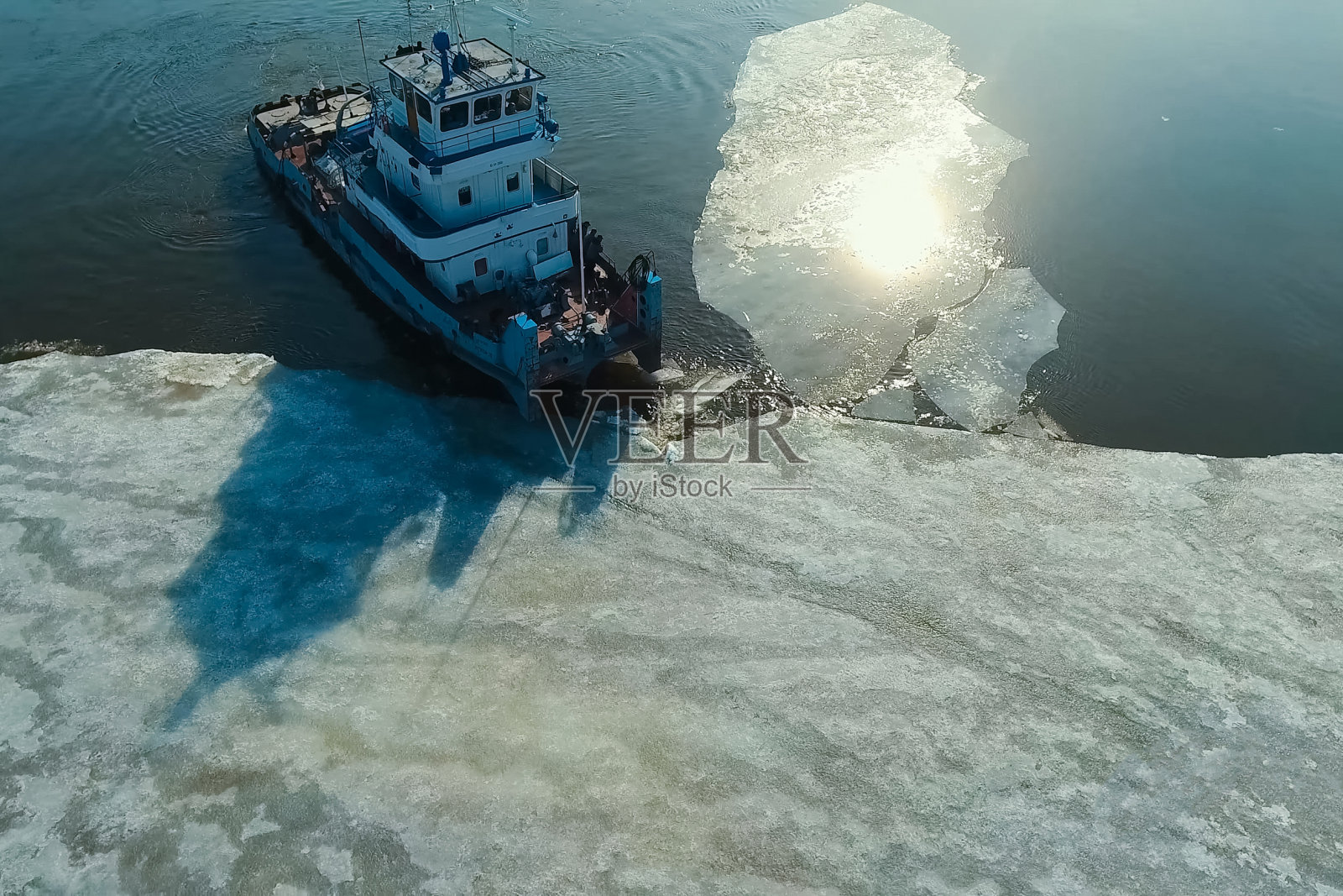 破冰船。照片摄影图片