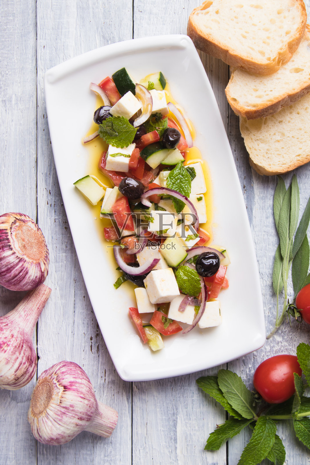 希腊沙拉配羊乳酪照片摄影图片