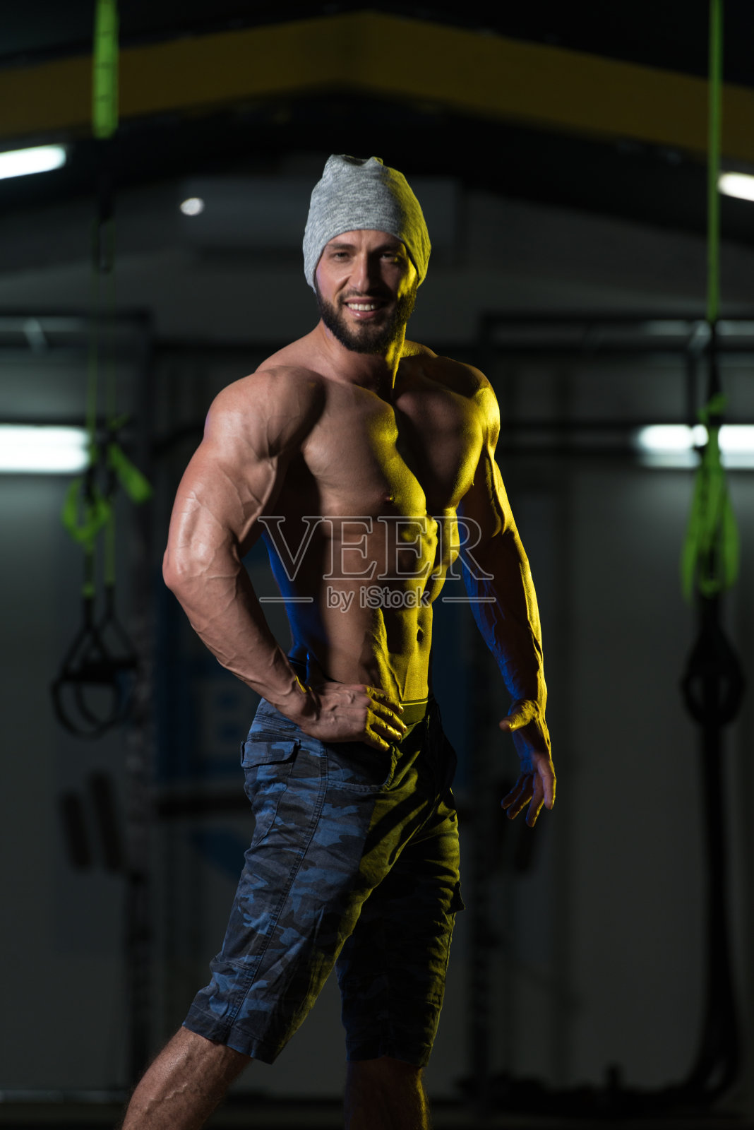 一个身体健康、肌肉发达的男人的肖像照片摄影图片