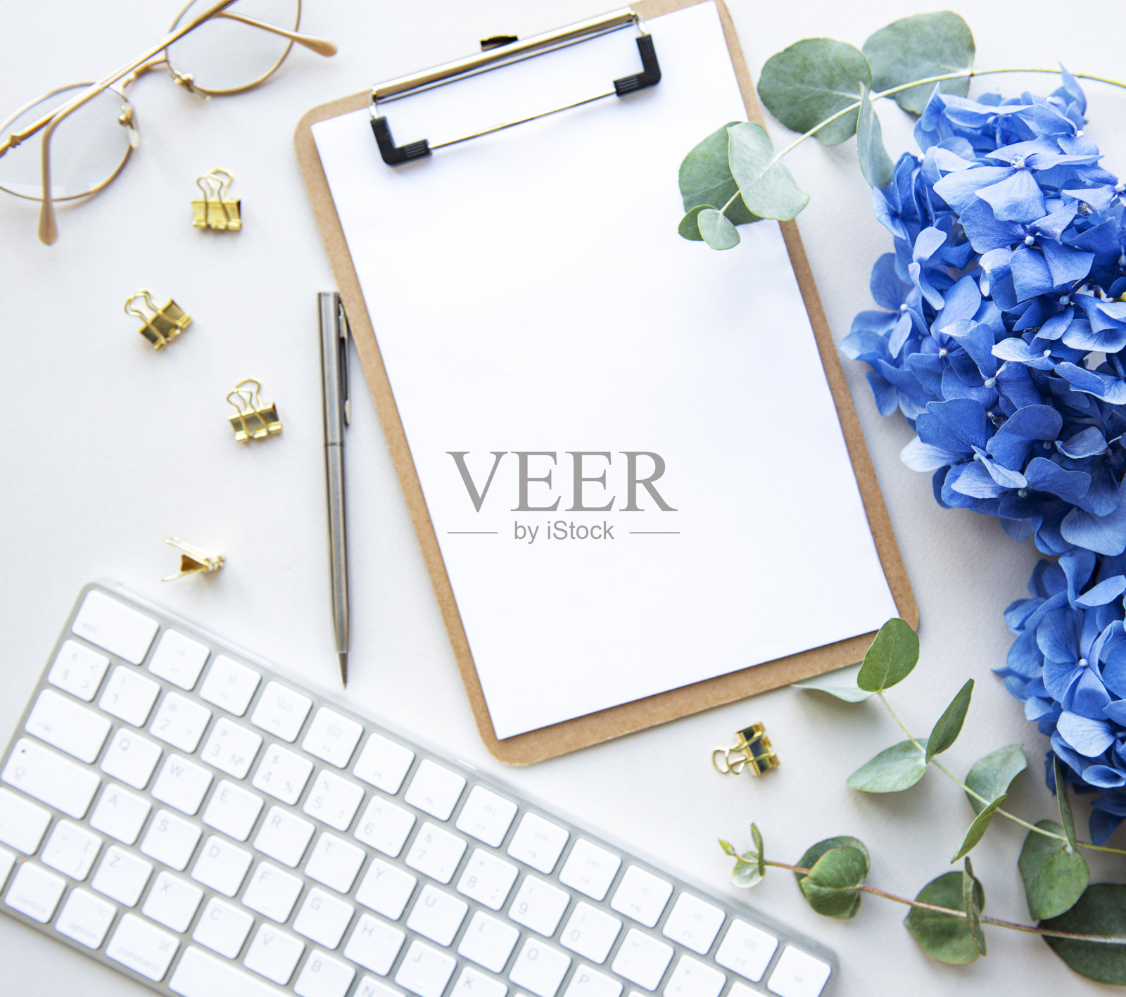 家庭办公工作台照片摄影图片