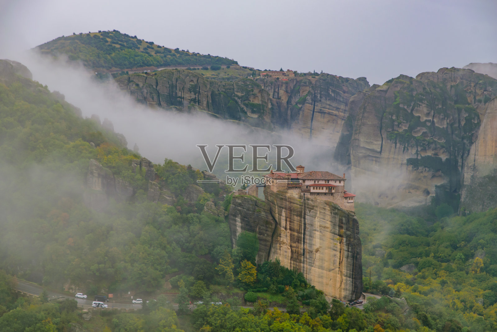 希腊迈泰奥拉的修道院和岩层景观照片摄影图片