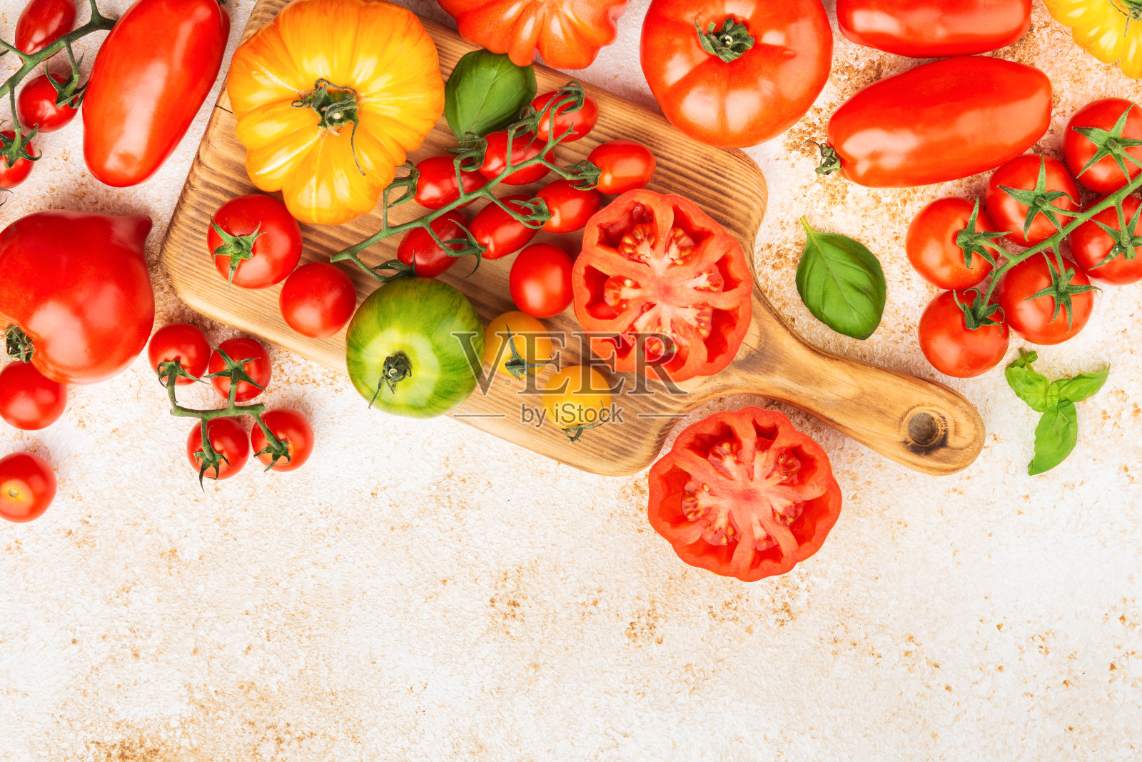 大品种的传家宝西红柿照片摄影图片