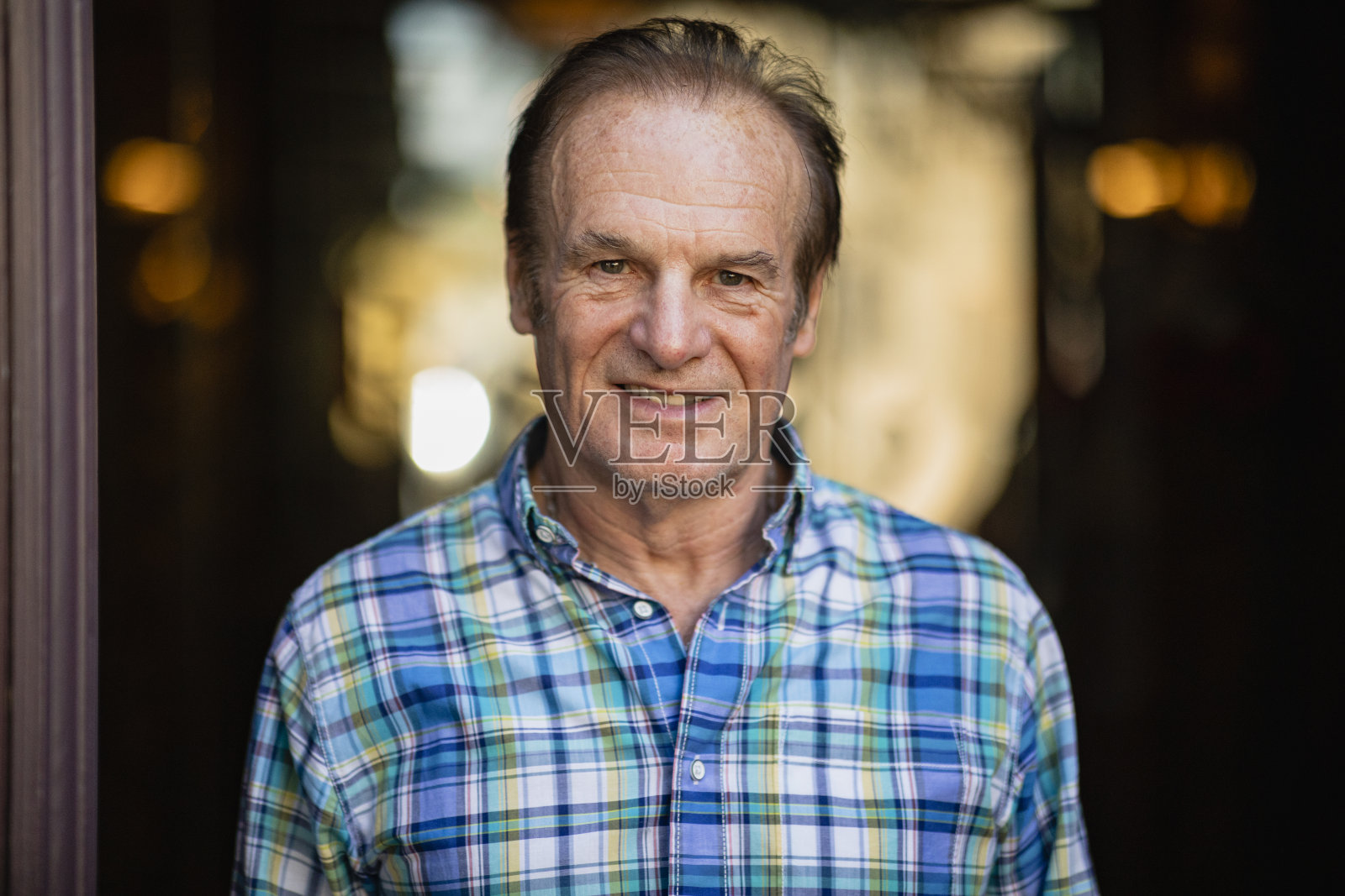 一个快乐的高级照片摄影图片