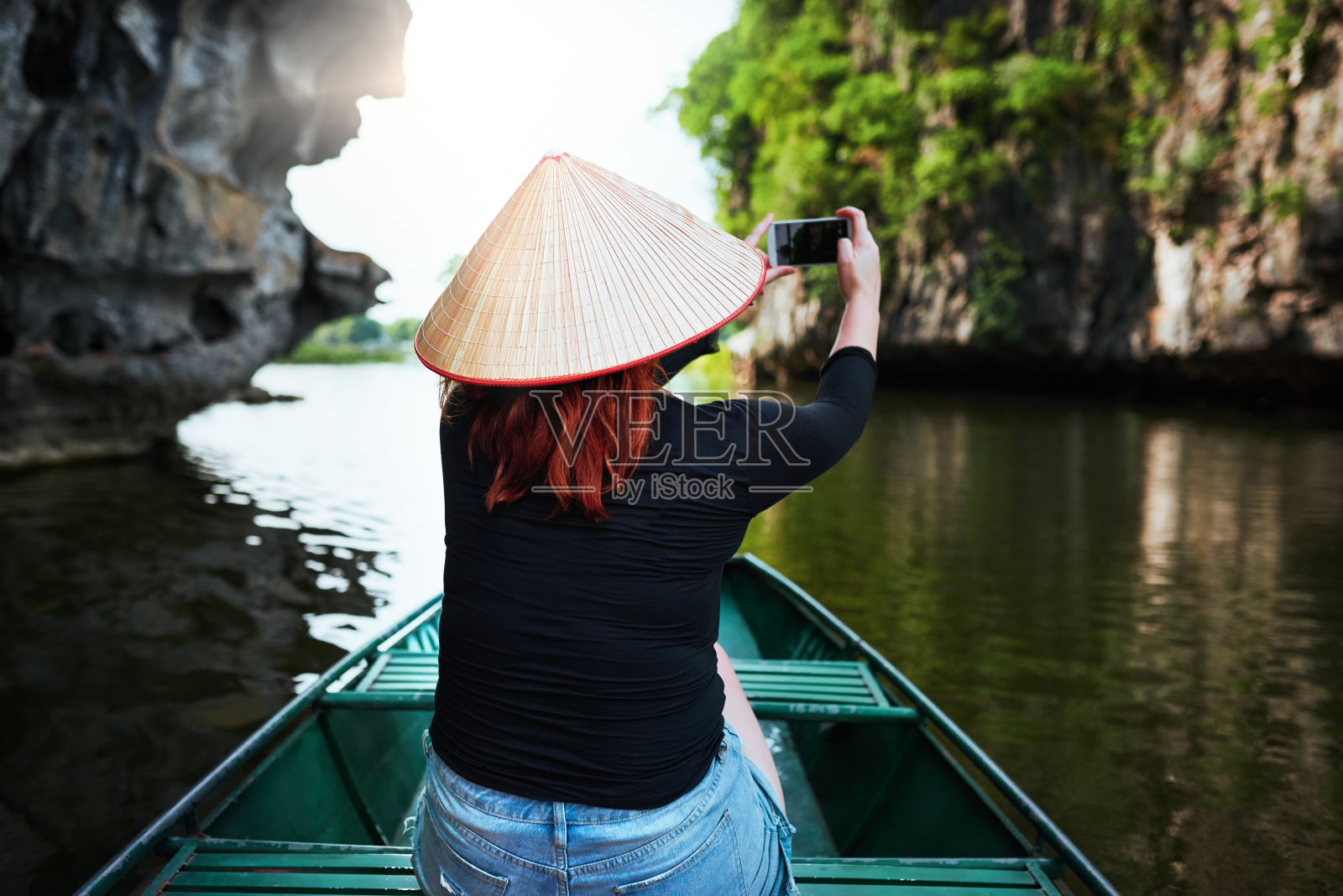 她在越南冒险旅行的快照照片摄影图片
