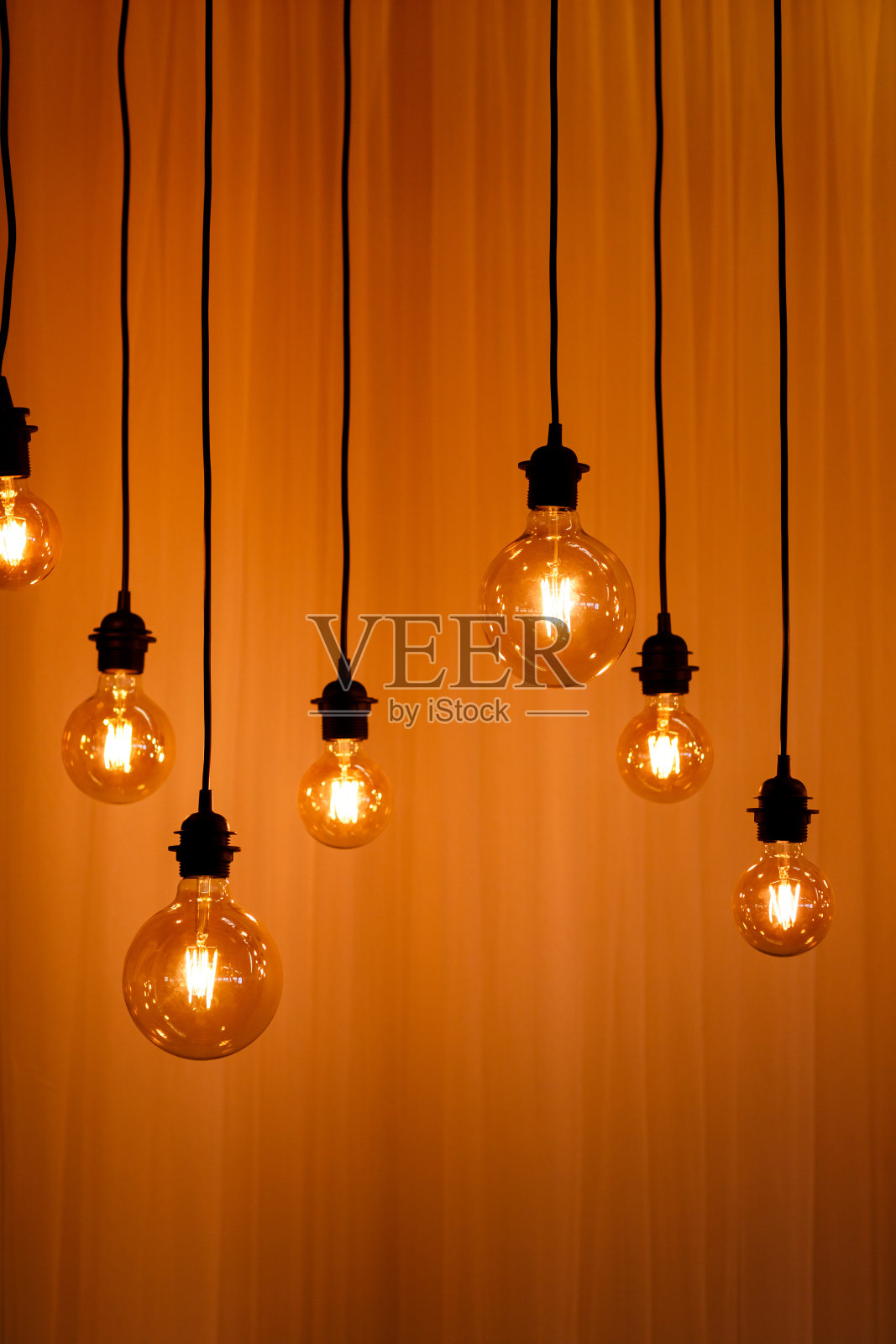 复古灯泡复古风格。背景屏幕保护程序。照片摄影图片