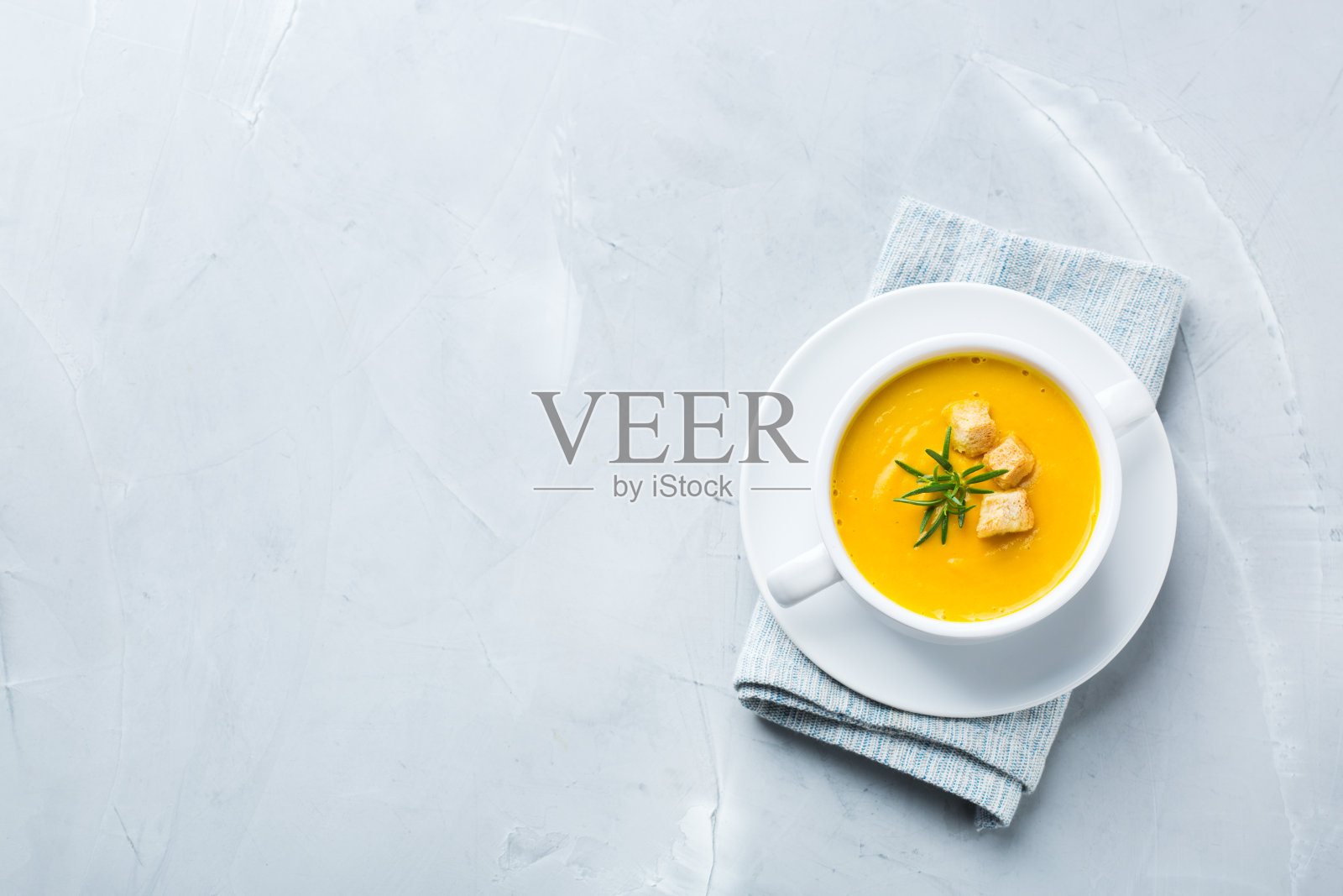 秋季辣秋奶油南瓜胡萝卜汤照片摄影图片