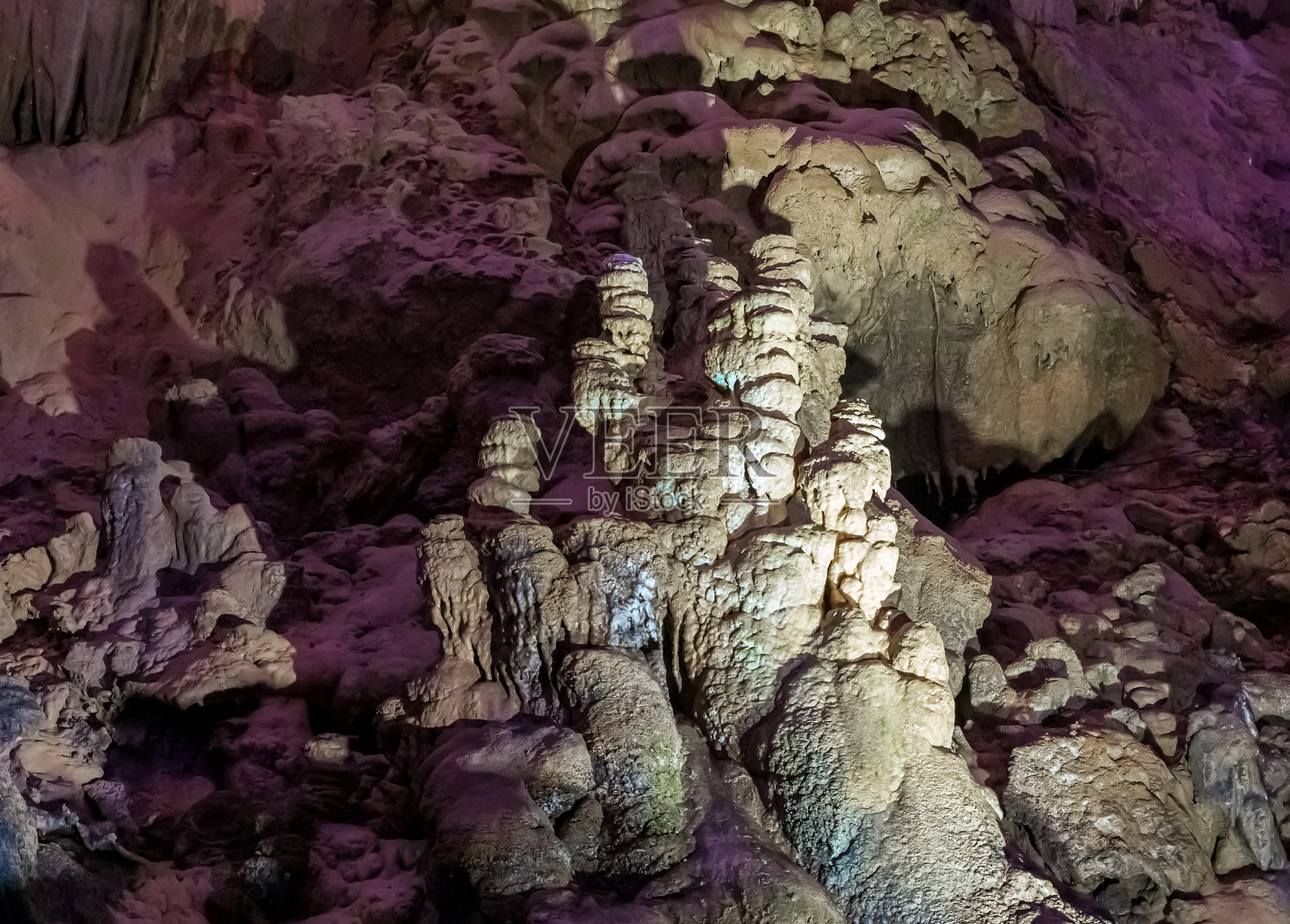 格鲁吉亚伊梅雷蒂地区的普罗米修斯洞穴照片摄影图片