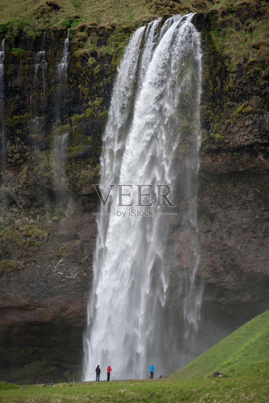 Seljalandsfoss瀑布,冰岛南部照片摄影图片