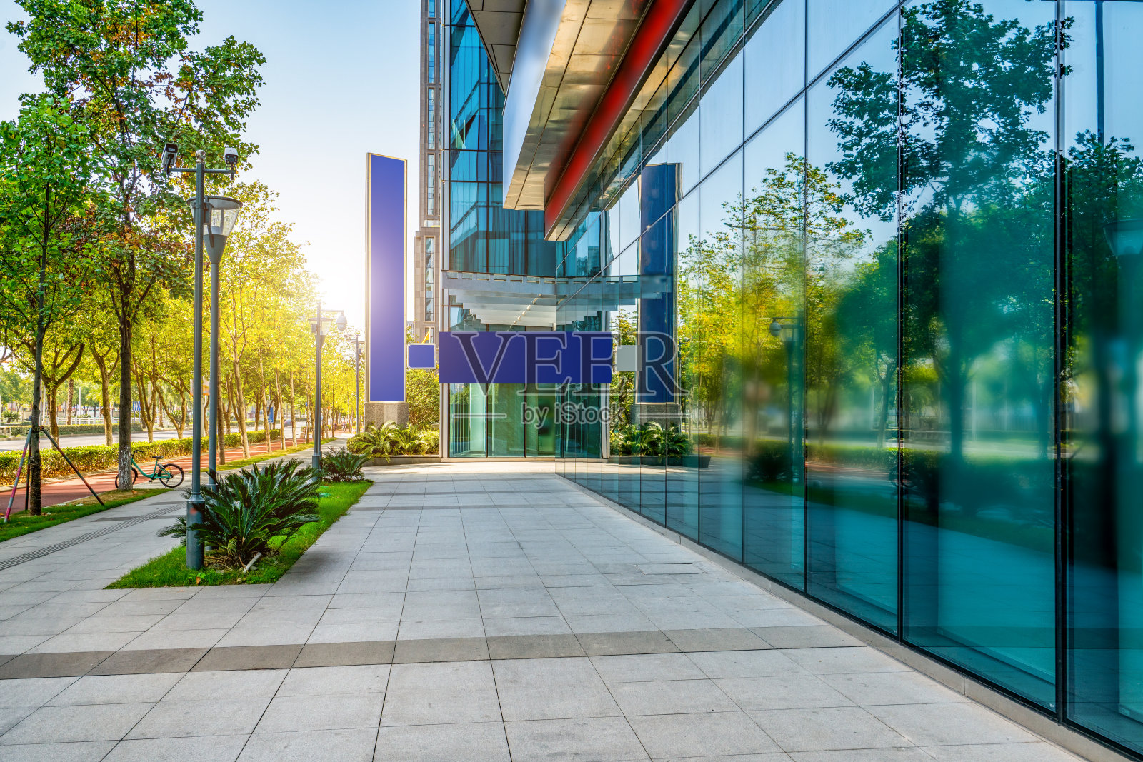 商务区大厦街道照片摄影图片