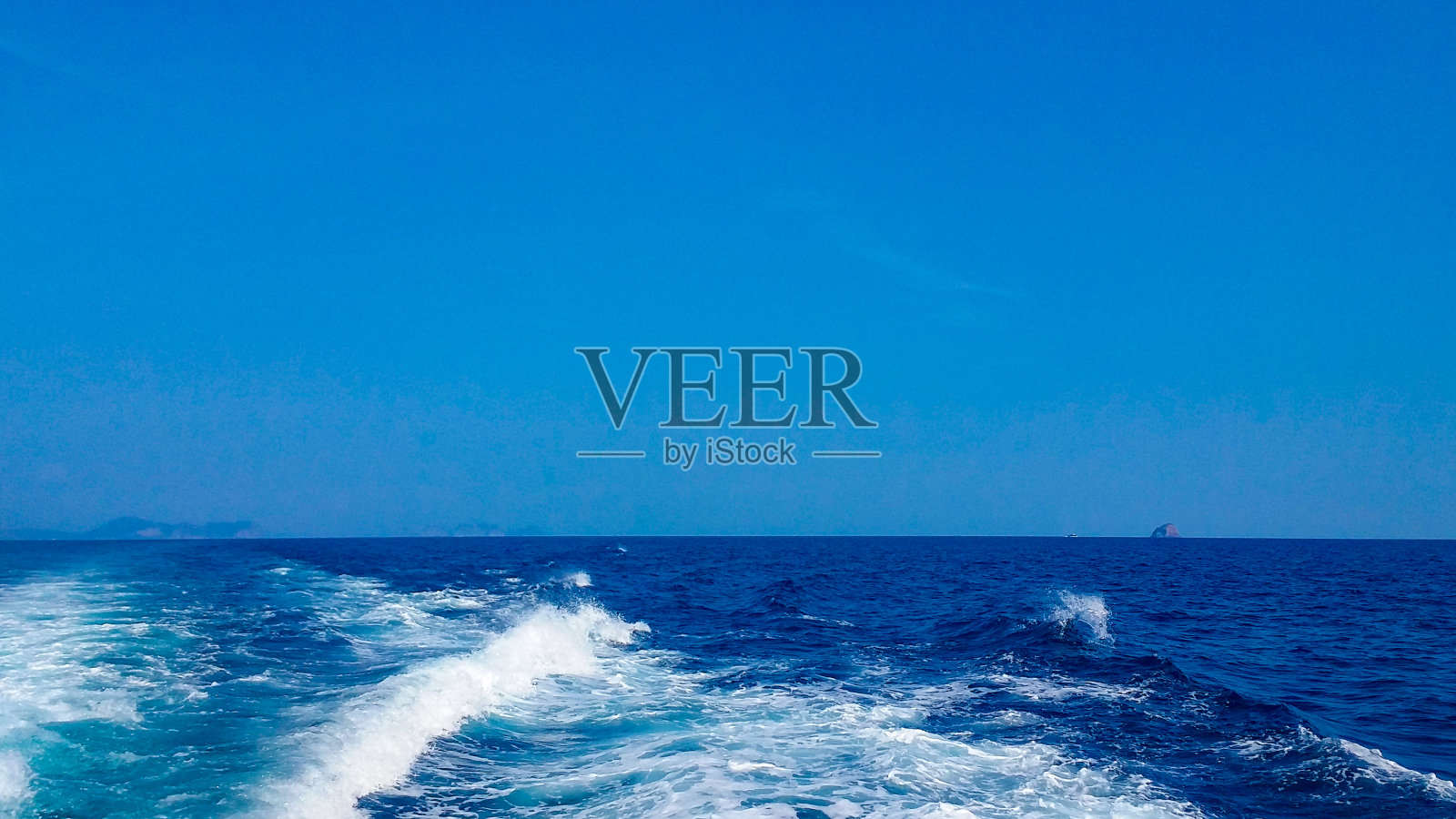 在印度尼西亚巴厘岛的海中潮汐,巴厘岛的海滩,海洋全景,海和海滩照片摄影图片