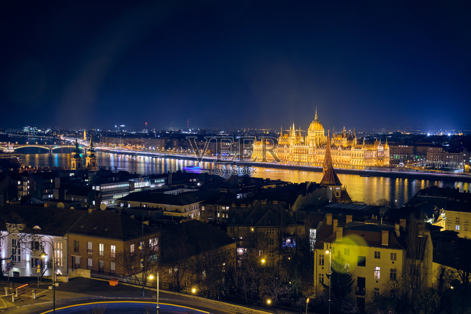 布达佩斯的匈牙利议会大厦。照片摄影图片