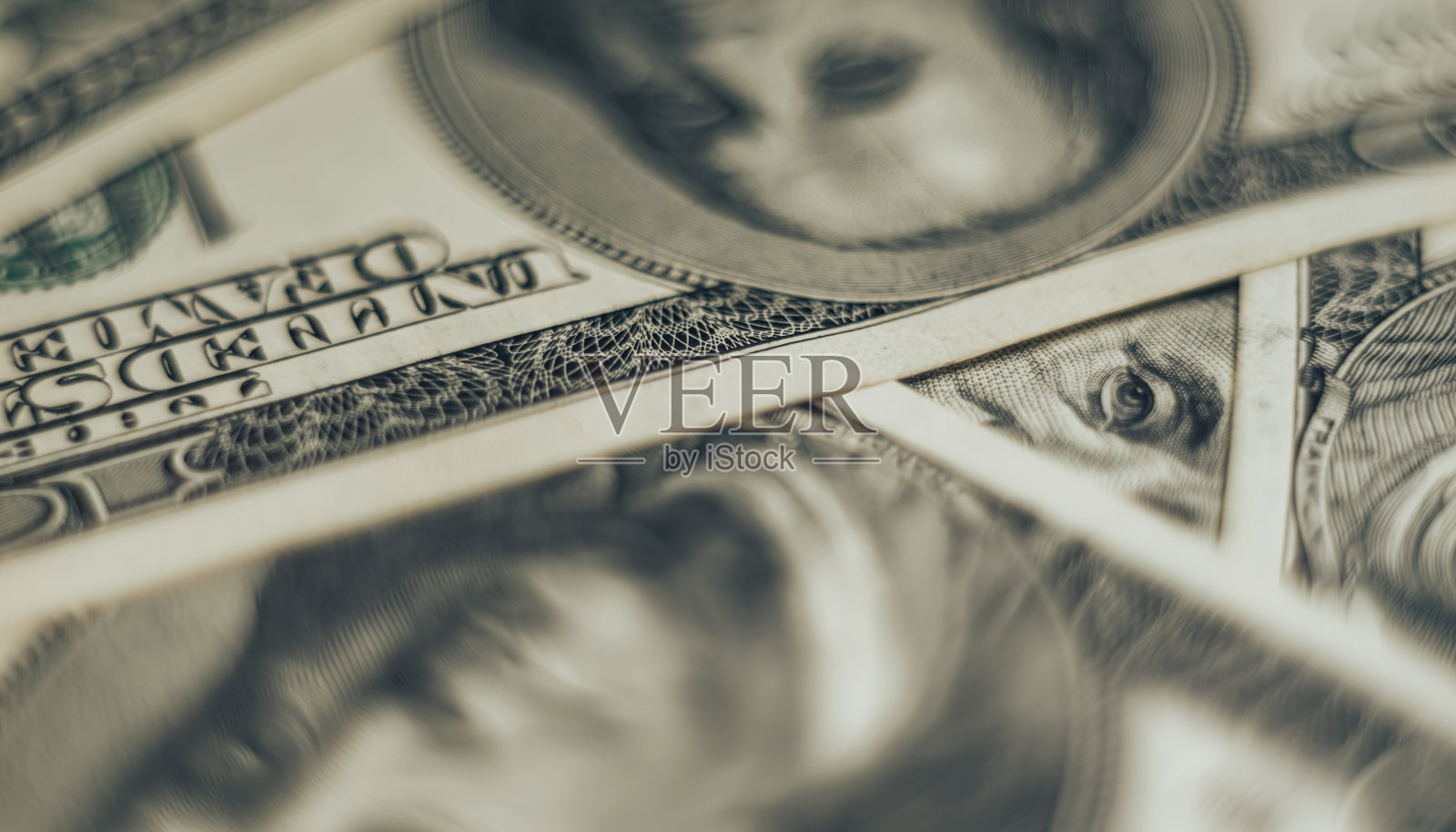 百元美钞上的富兰克林头像特写照片摄影图片