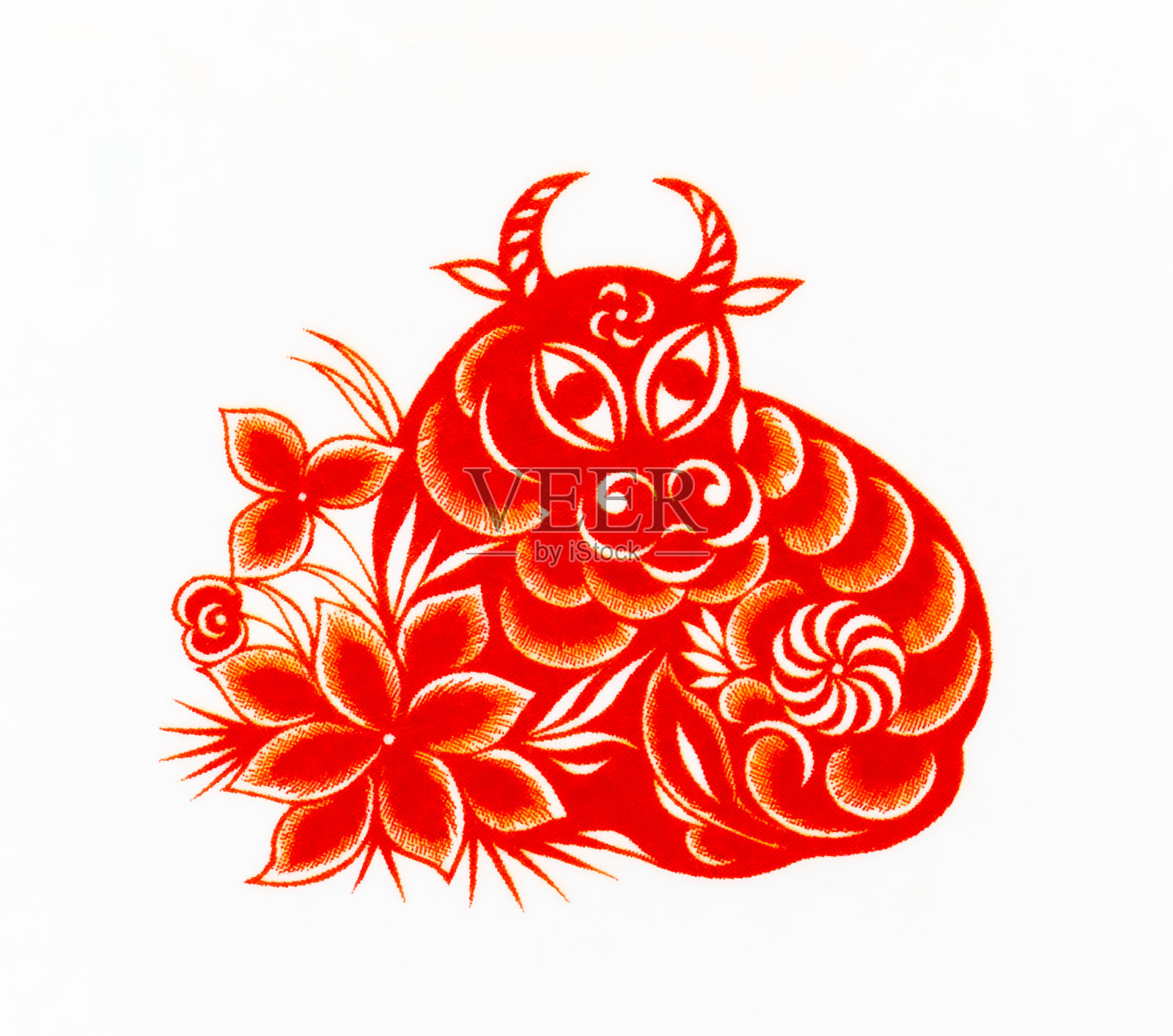 中国传统剪纸,十二生肖。春节,牛年。中国动物农历牛传统剪纸艺术图案。牛剪纸,过年。照片摄影图片