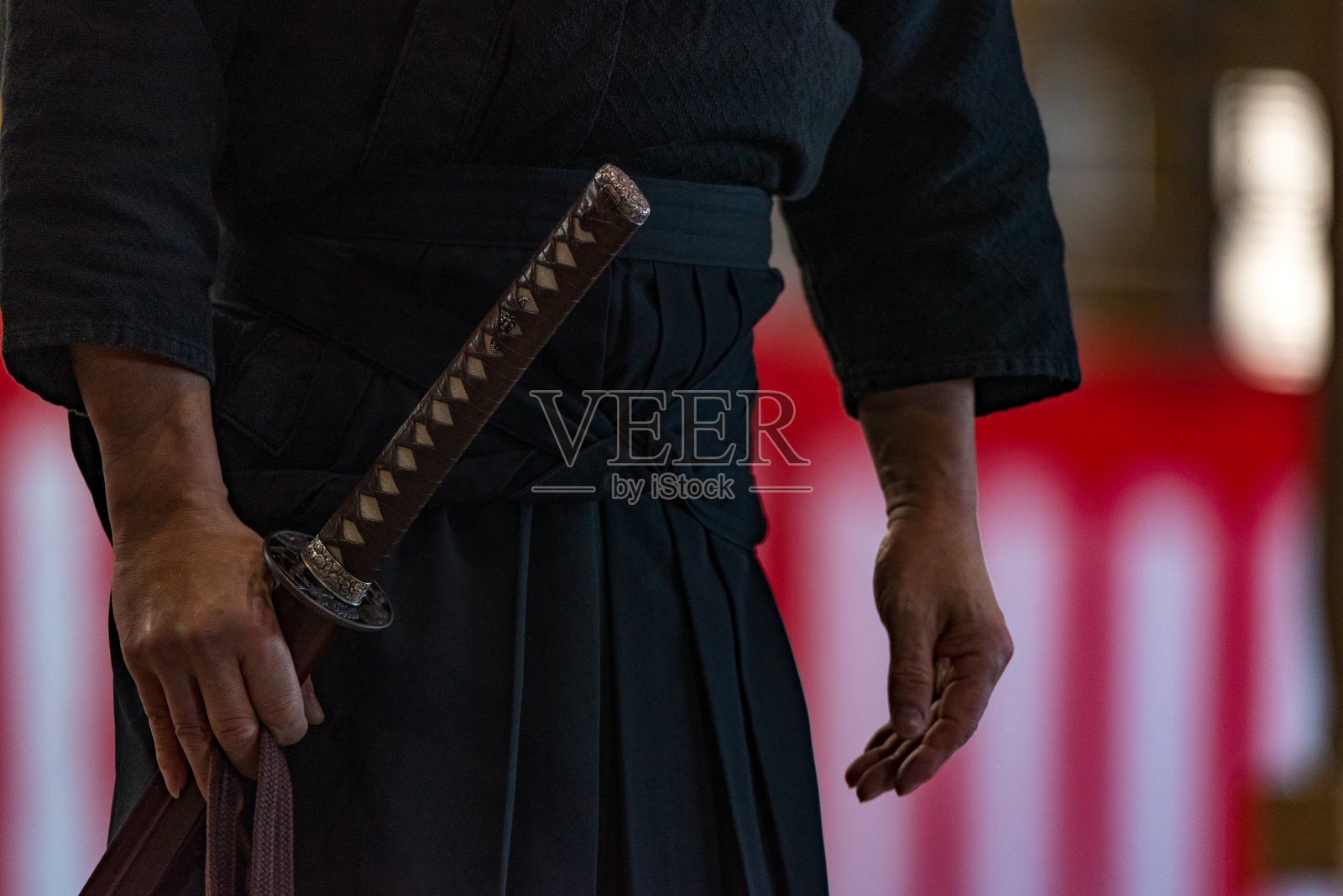 日本传统剑术演示照片摄影图片