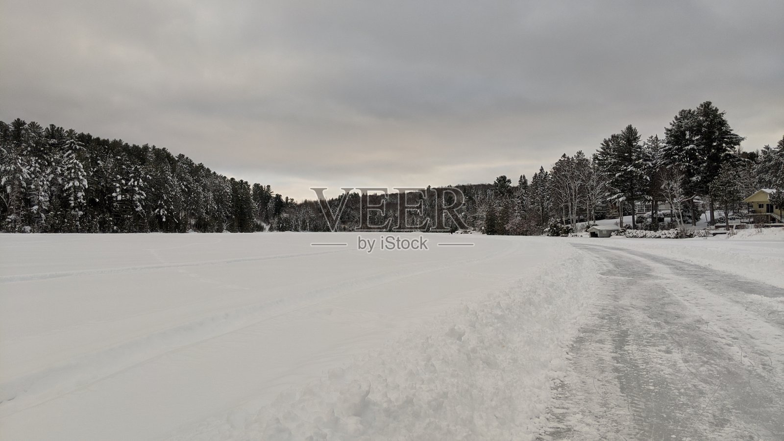 在圣皮埃尔湖上滑冰(图9)照片摄影图片