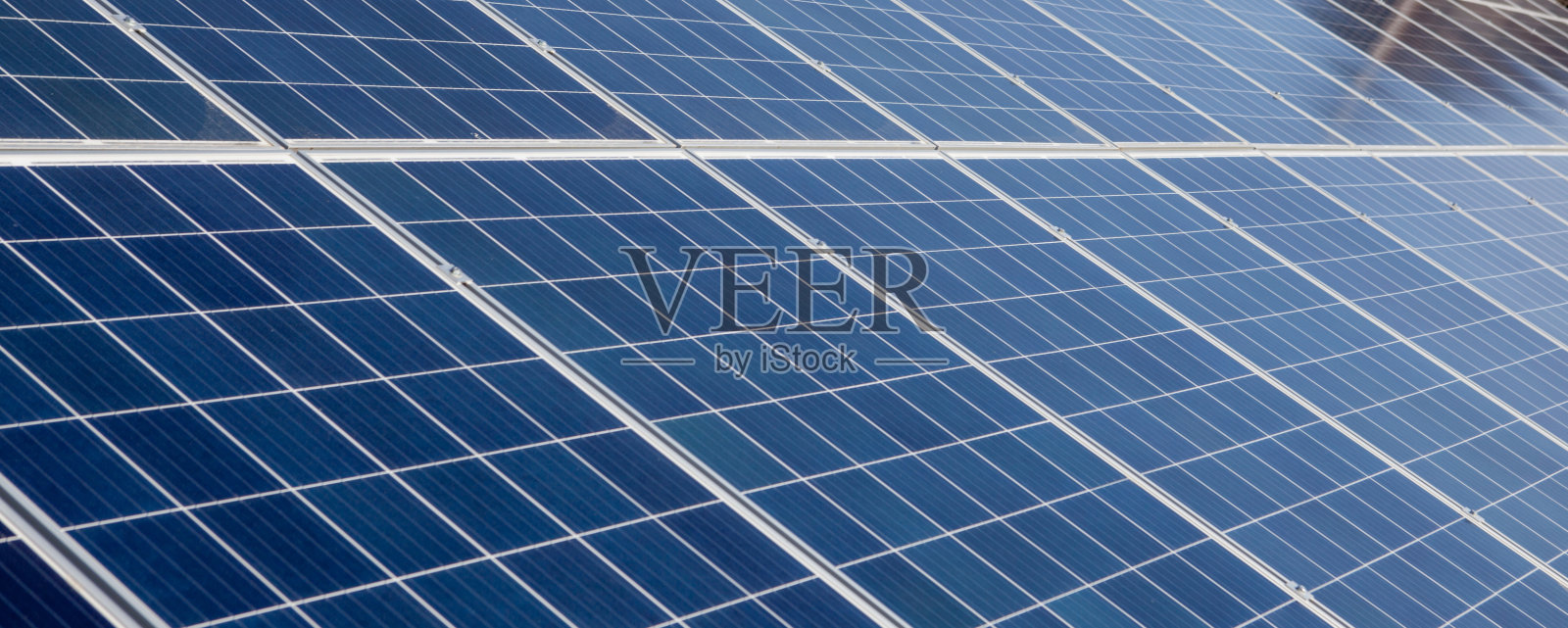 全景太阳能电池板背景太阳能概念图像。照片摄影图片