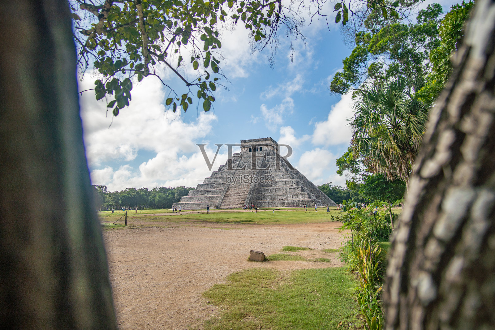令人印象深刻的奇琴伊察玛雅金字塔被称为埃尔卡斯蒂略照片摄影图片