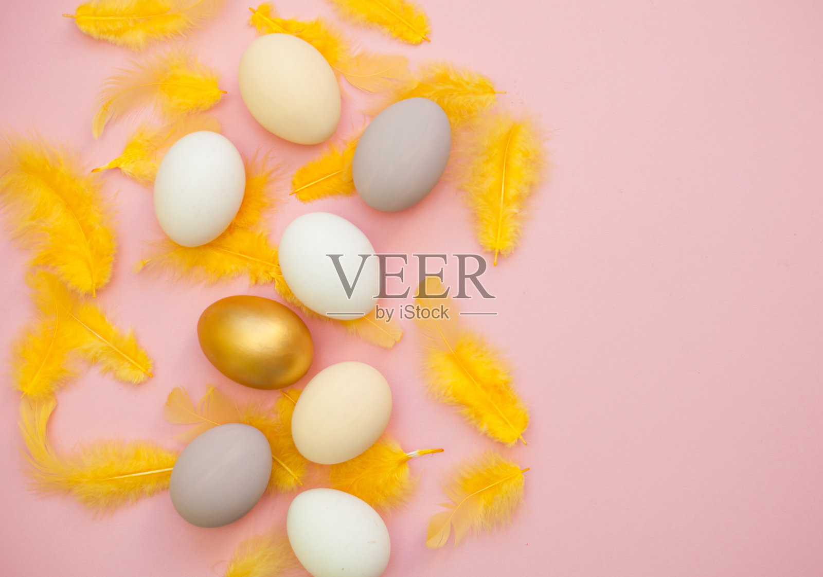 复活节彩蛋、五彩缤纷的平铺文字、复活节贺卡等照片摄影图片