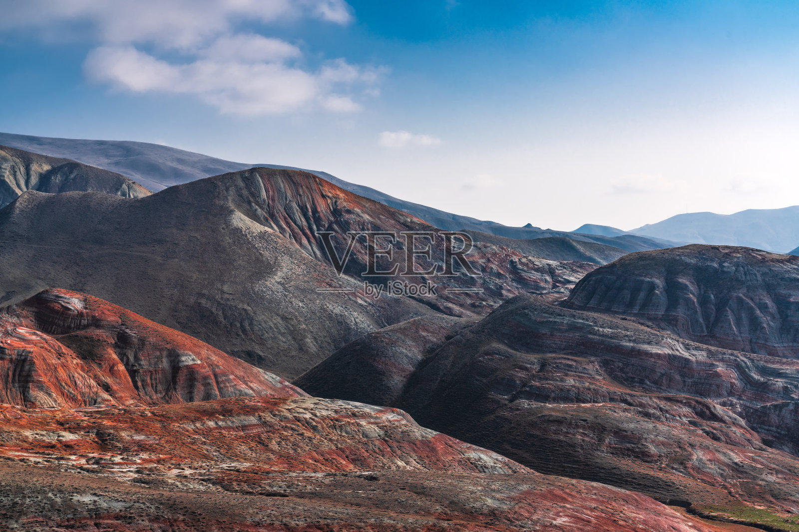 山川红条纹山水,自然之美照片摄影图片