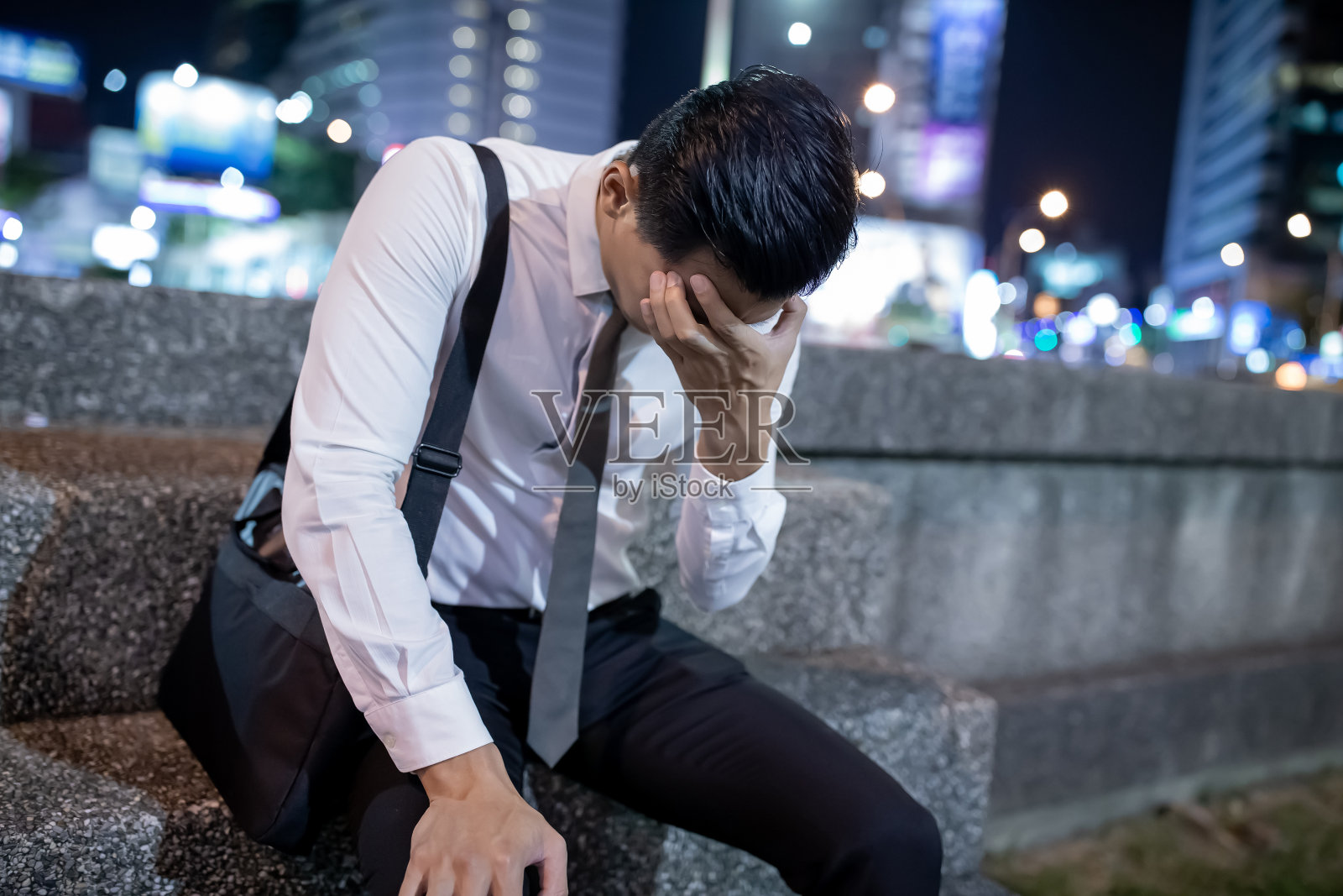 亚洲商人下班照片摄影图片