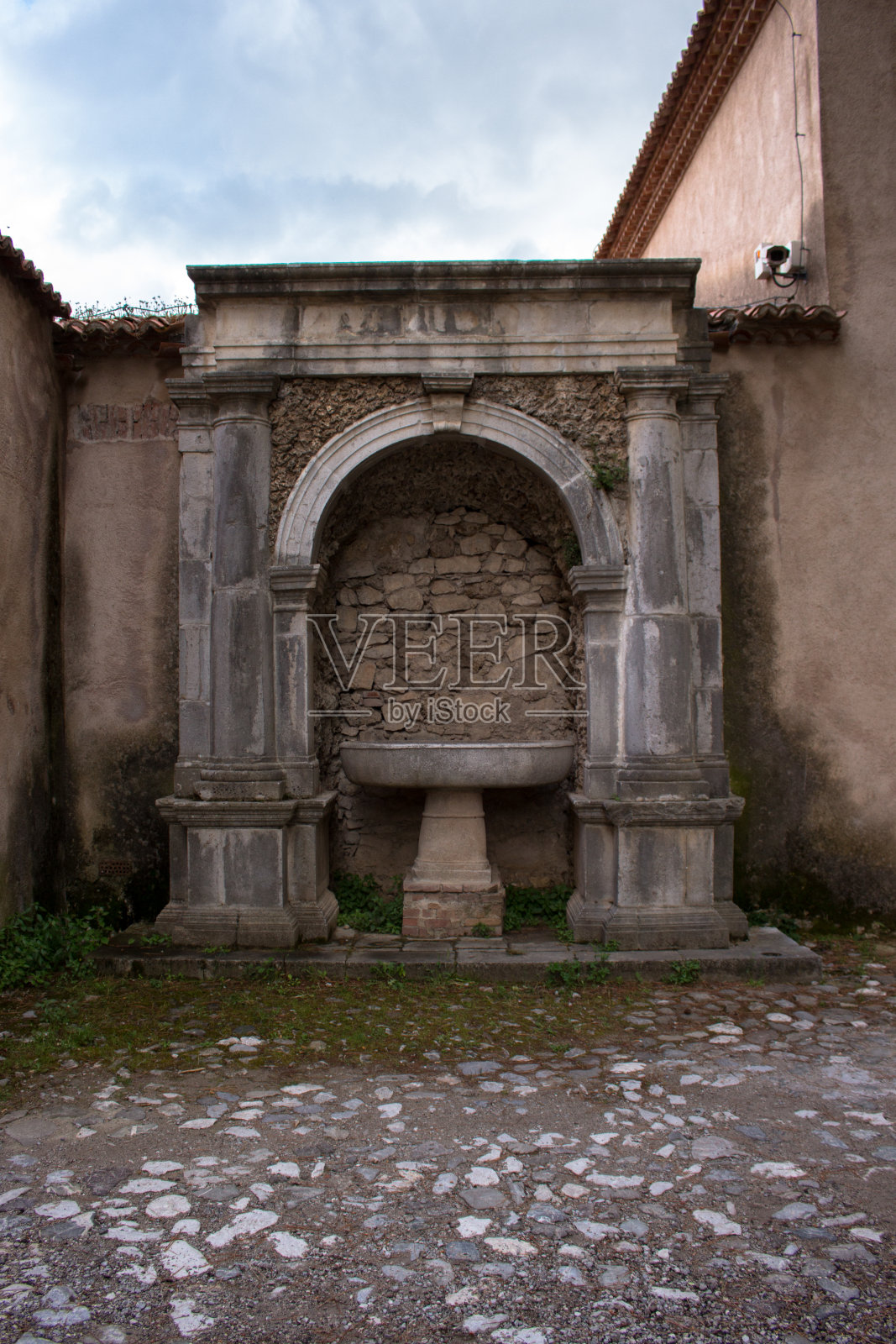 意大利坎帕尼亚帕杜拉圣洛伦索修道院外景照片摄影图片