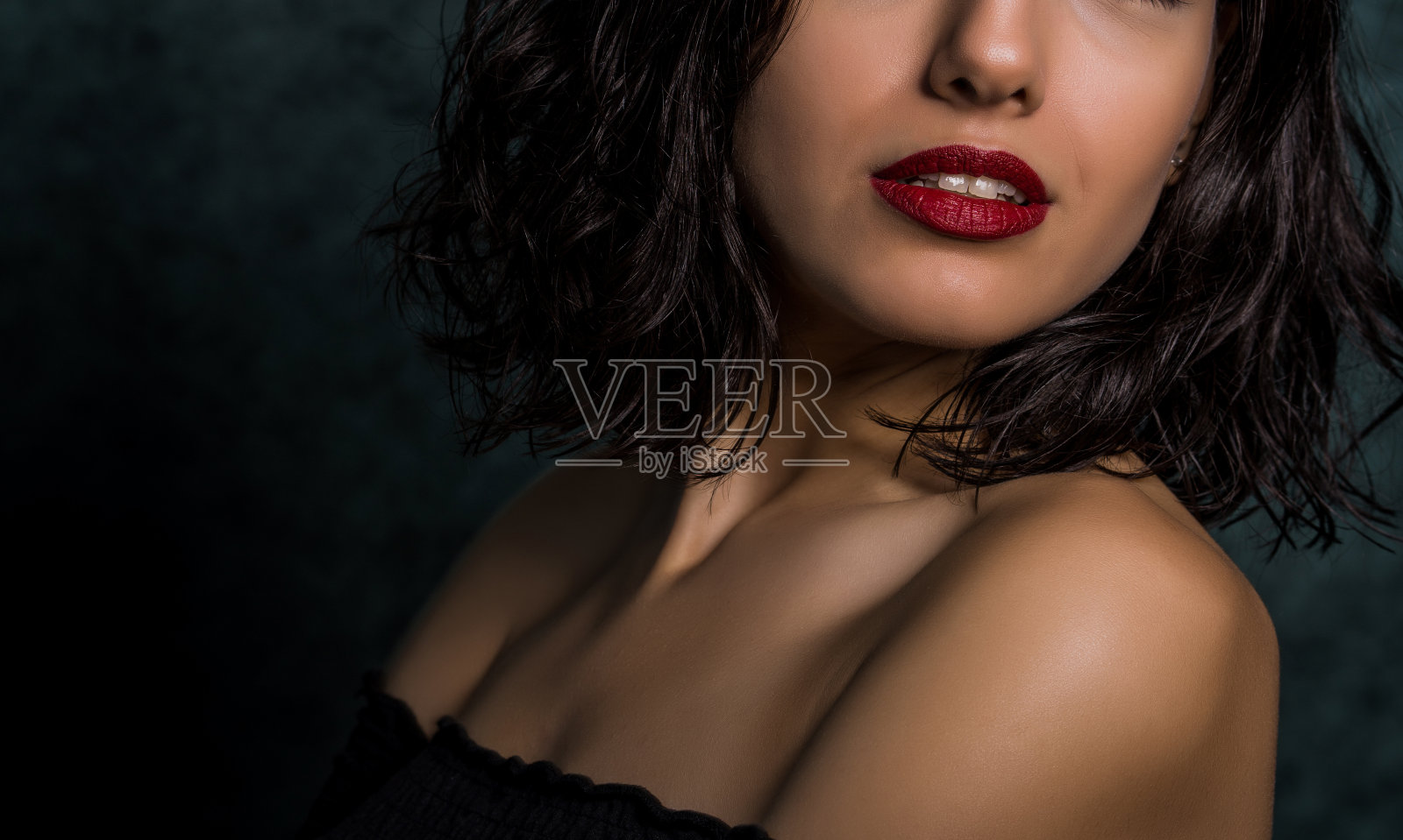 肩唇照片照片摄影图片