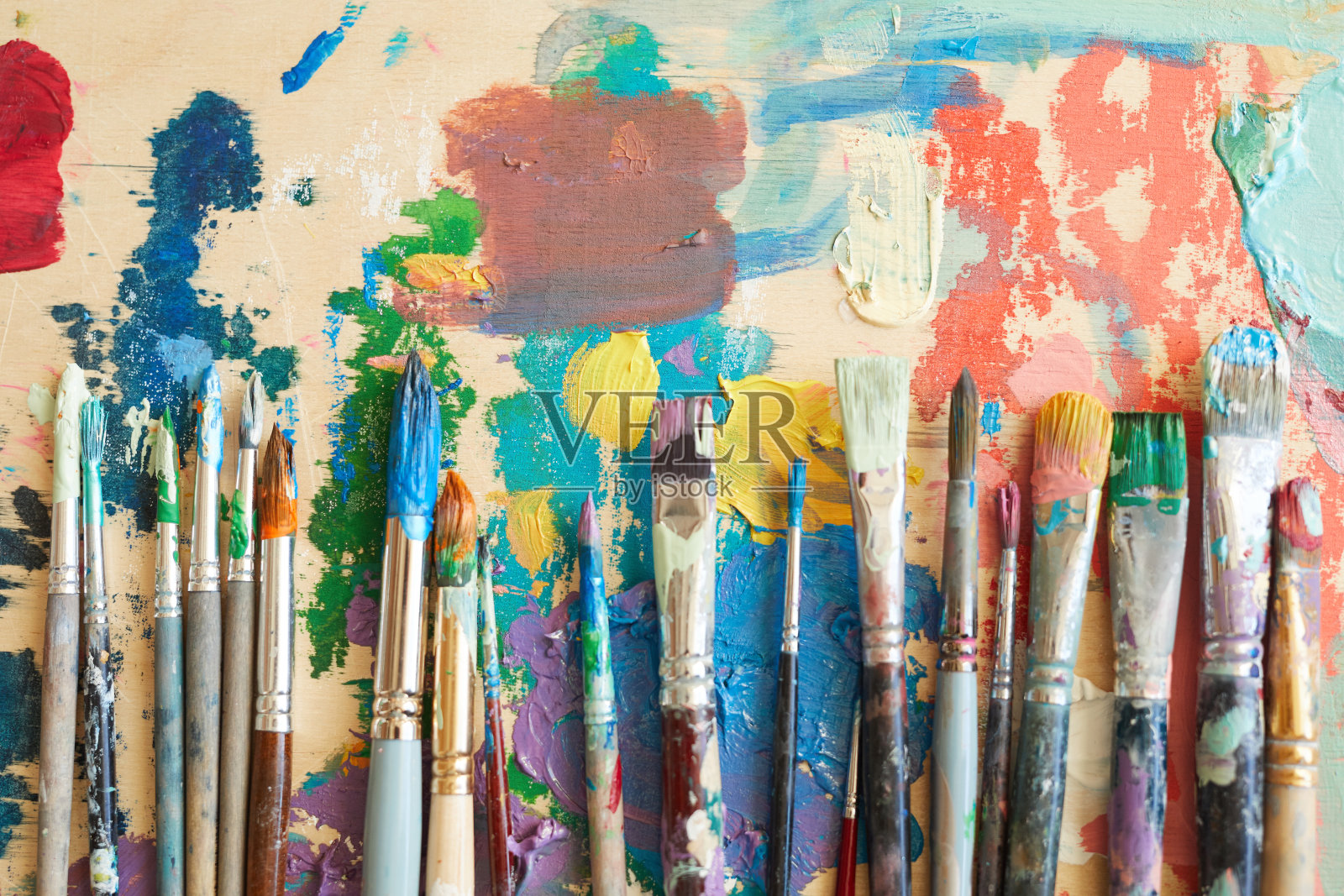 画笔在油漆照片摄影图片