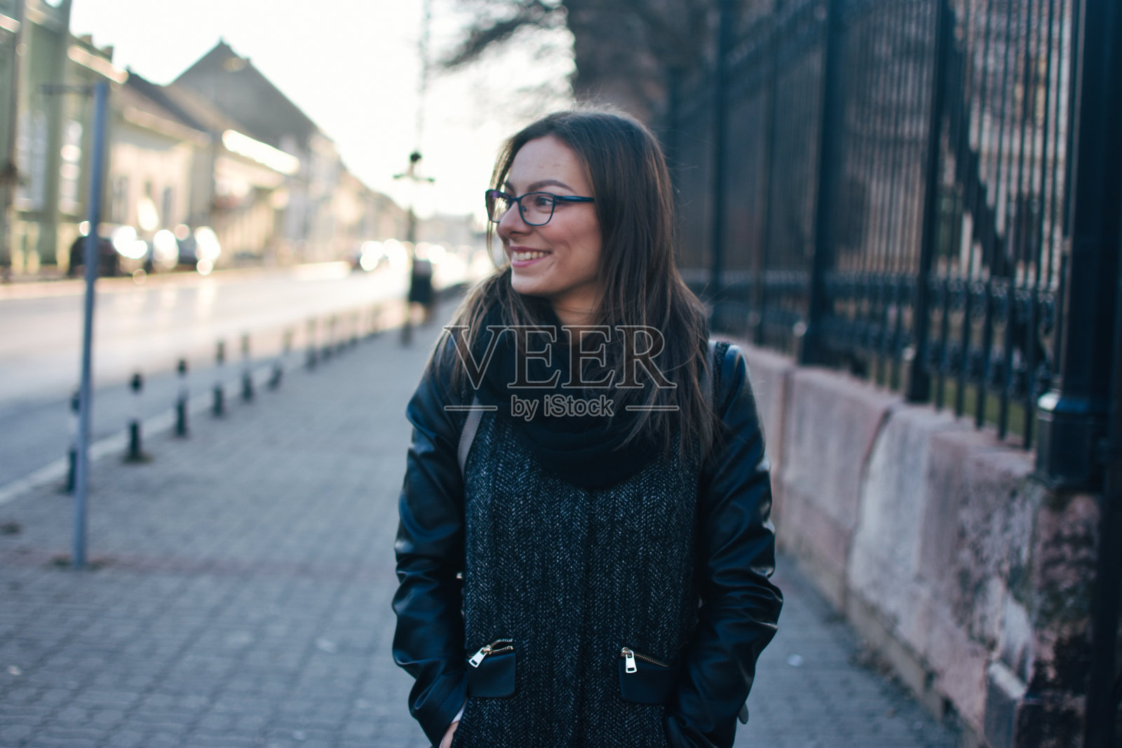 年轻女性照片摄影图片