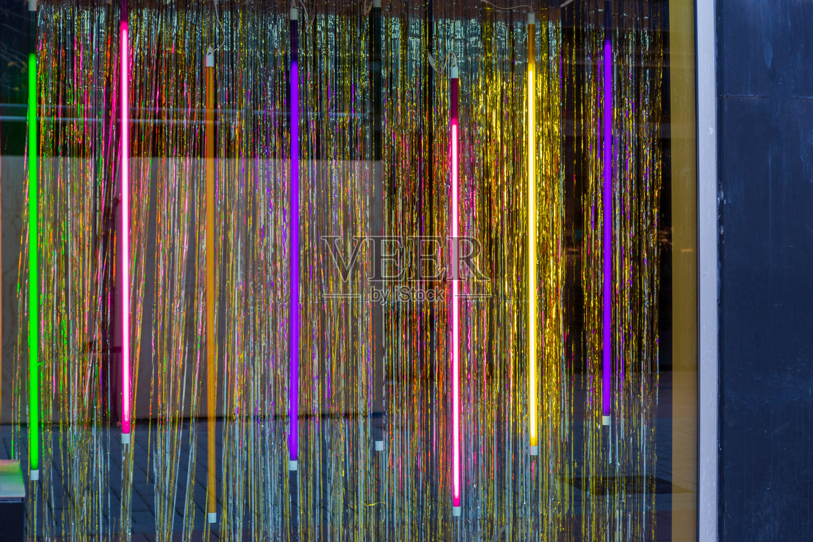 灯窗口照片摄影图片