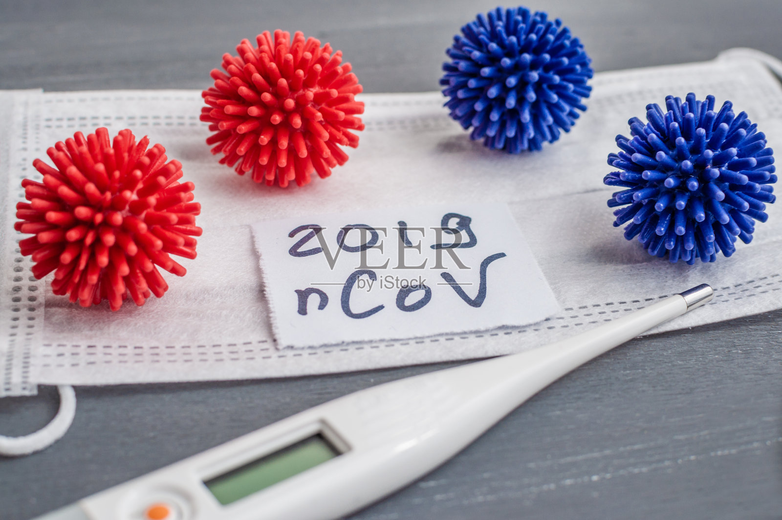 来自的冠状病毒株模型。暴发呼吸综合征与新型冠状病毒照片摄影图片