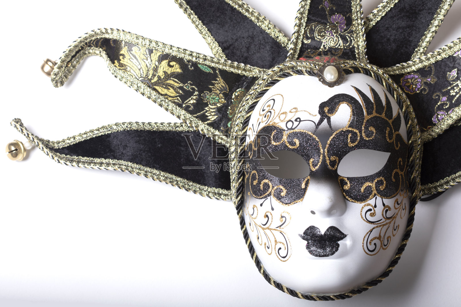 白色背景上的黑白面具照片摄影图片