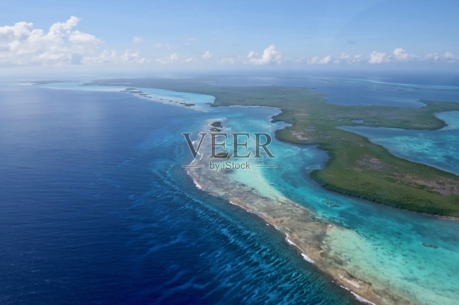 伯利兹的大蓝洞和灯塔礁照片摄影图片