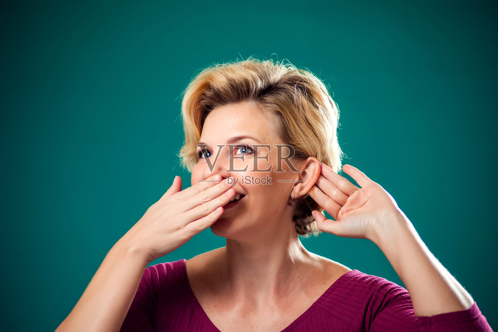 听八卦的女人,人物生活与情感概念照片摄影图片