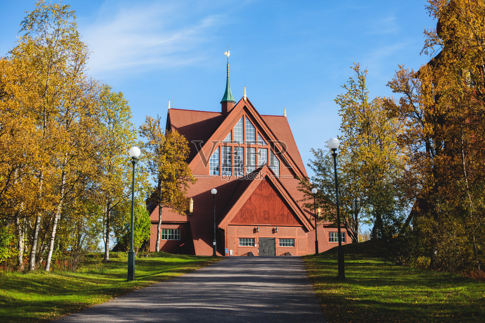 夏日阳光明媚的基律纳街道,瑞典最北部的城镇,拉普兰省,Norrbotten县照片摄影图片