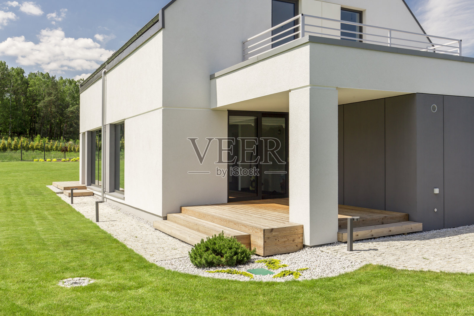 前面的房子照片摄影图片