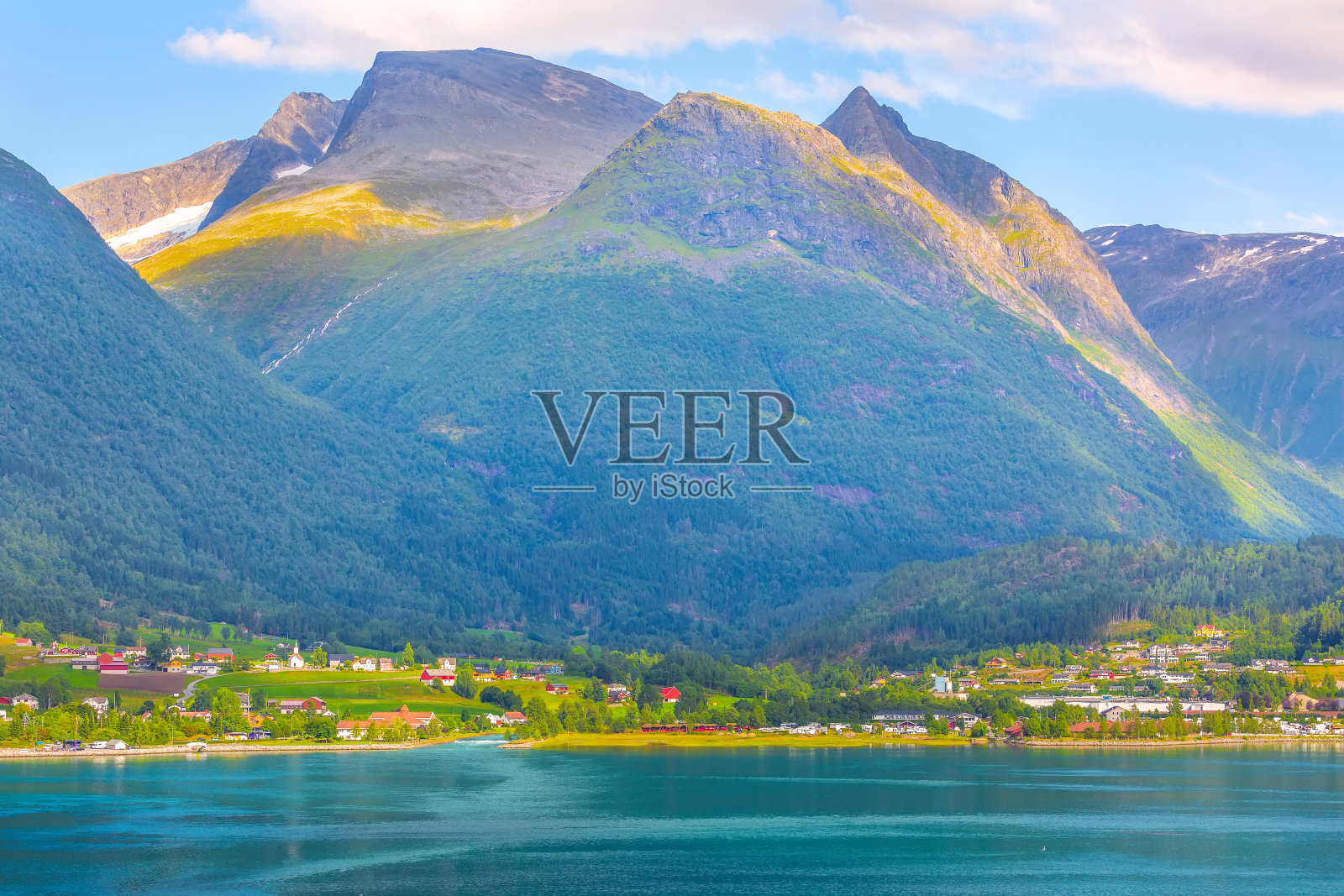 挪威峡湾风光和高山照片摄影图片