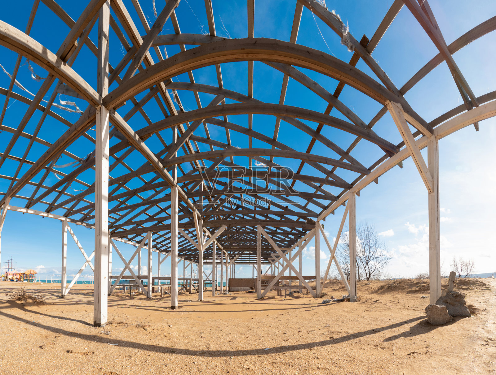 未完成的天篷木结构照片摄影图片