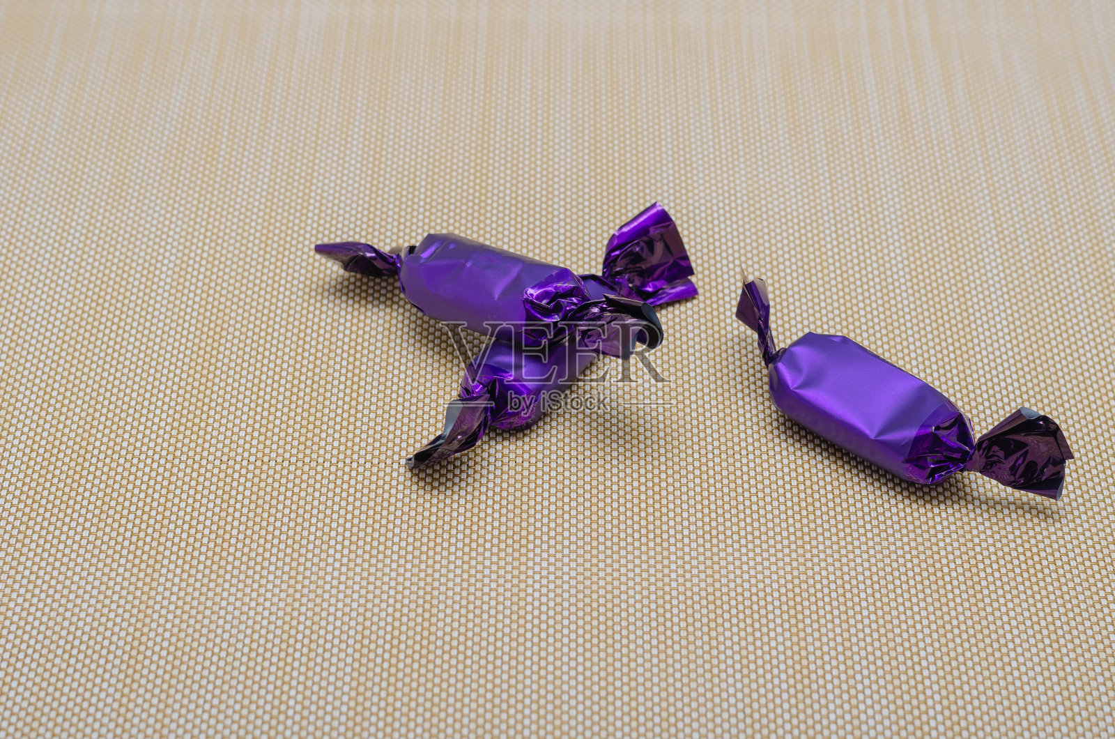 包装好的巧克力糖果。照片摄影图片