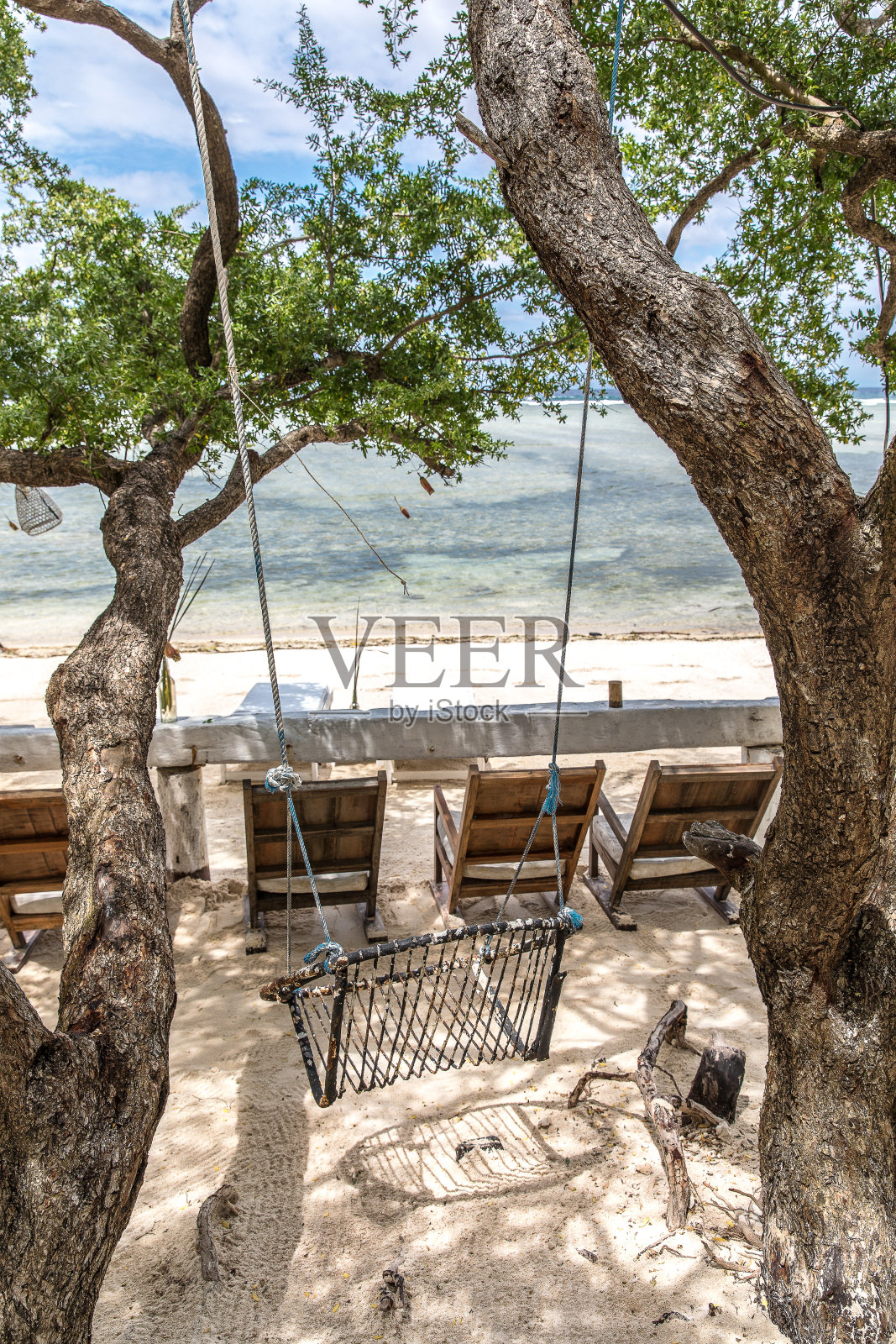 日光浴浴床照片摄影图片