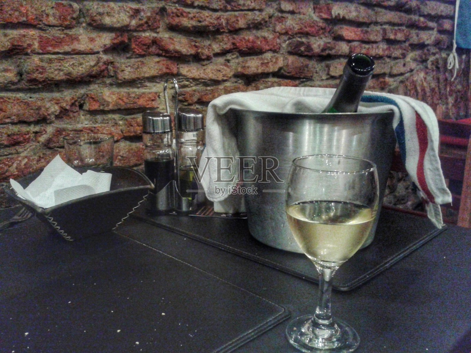 吐司-白葡萄酒-拉丁美洲食物照片摄影图片