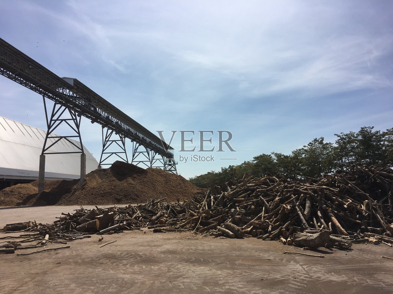 生物质燃料带式输送机照片摄影图片