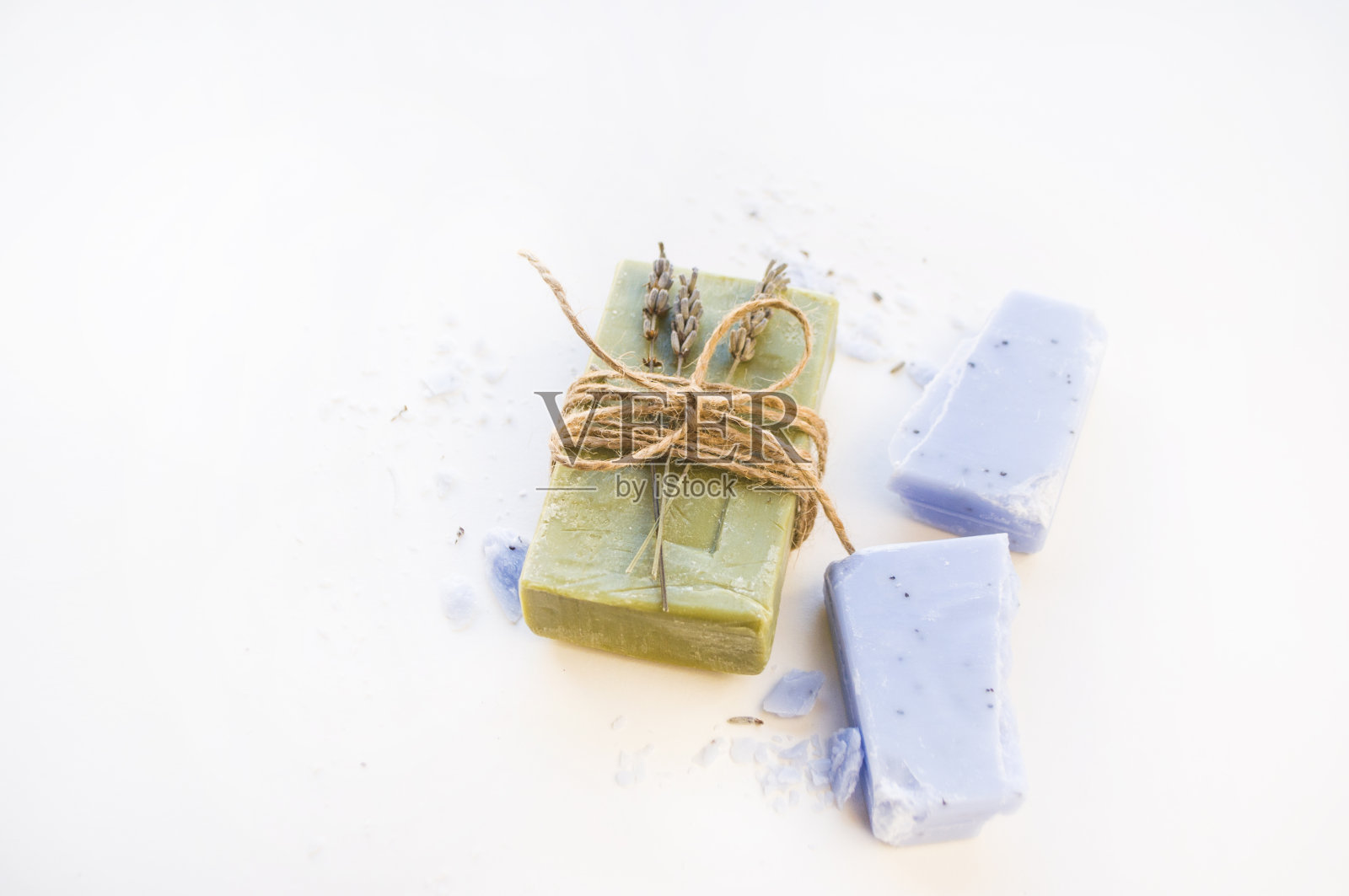 自制薰衣草香皂。照片摄影图片