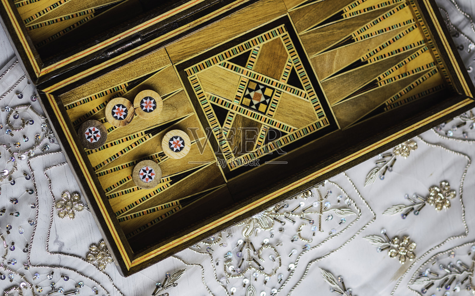 手工木制的双陆棋游戏照片摄影图片