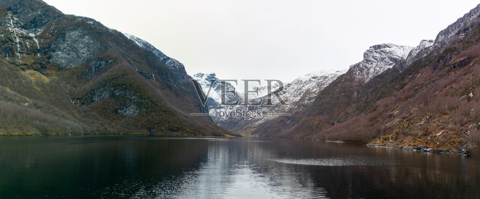 从Flam到Gundaven的美丽的奥兰峡湾巡游照片摄影图片