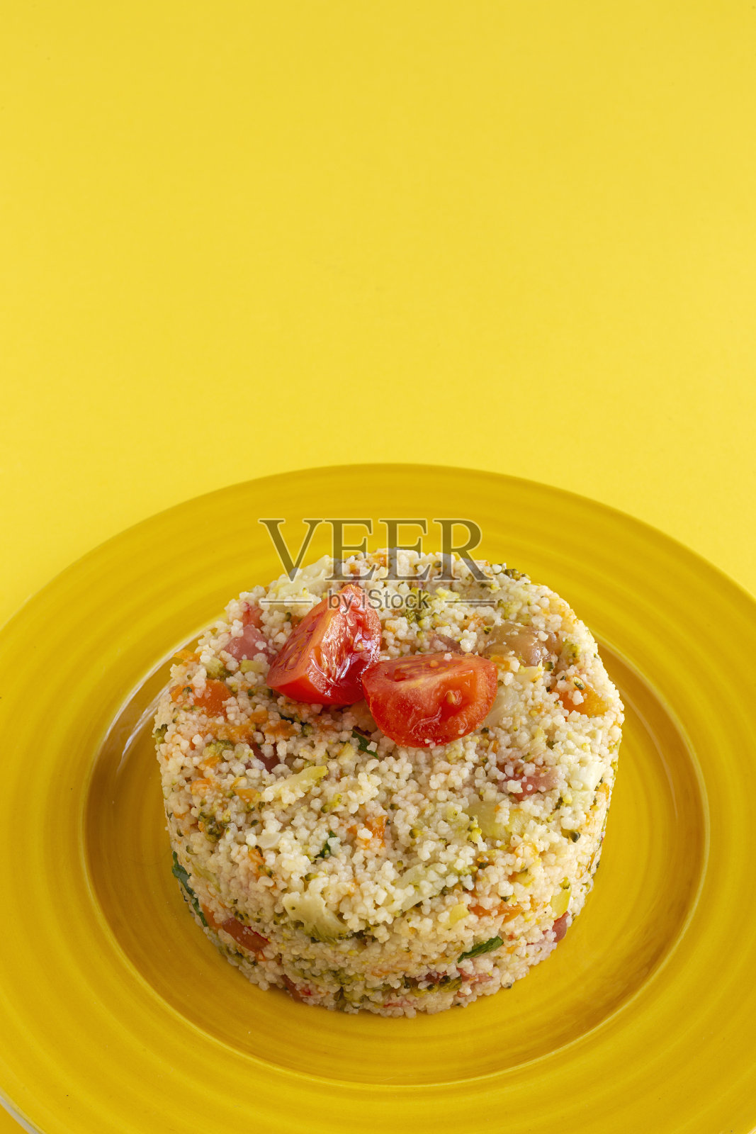 自制素食蒸粗麦粉照片摄影图片